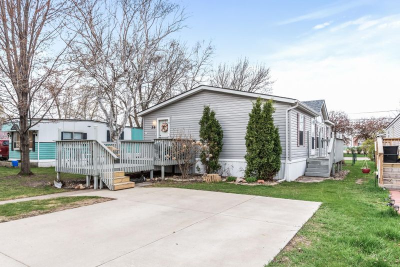 38 23rd Ave NW, Faribault, MN 55021
