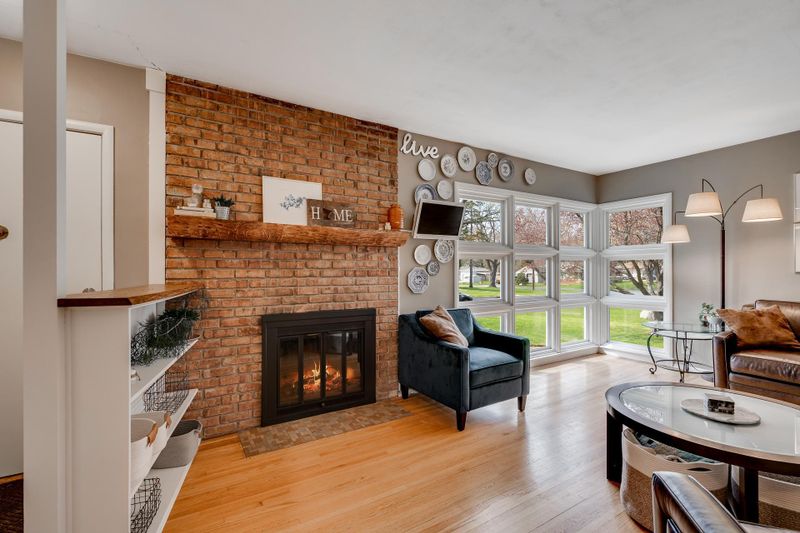 3230 Major Ave N, Golden Valley, MN 55422