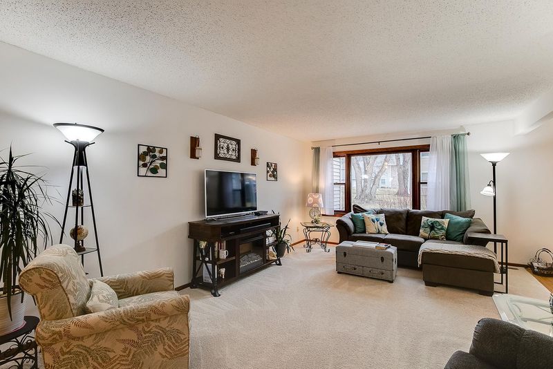 1787 County Road E E #13, White Bear Lake, MN 55110