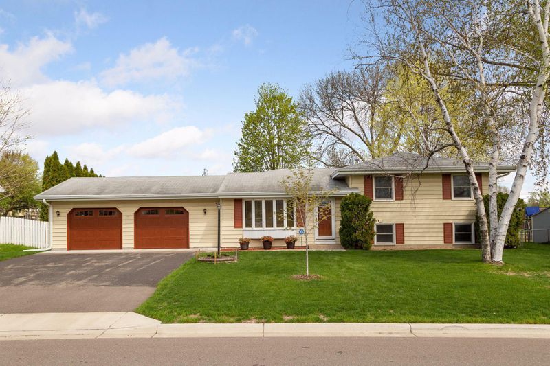 8416 Cherokee Dr N, Brooklyn Park, MN 55428