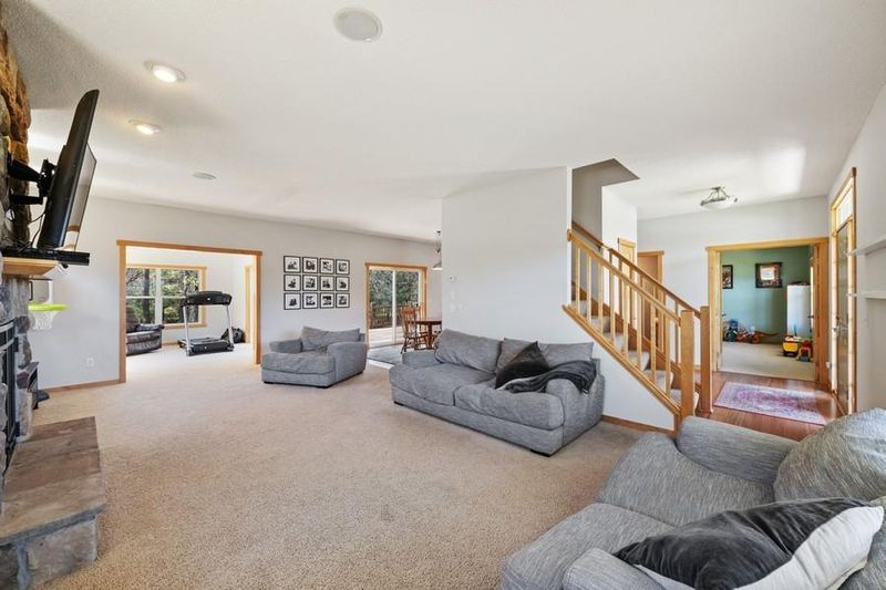 25864 19th St W, Zimmerman, MN 55398