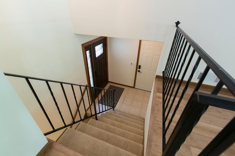 7708 W 100th St, Bloomington, MN 55438