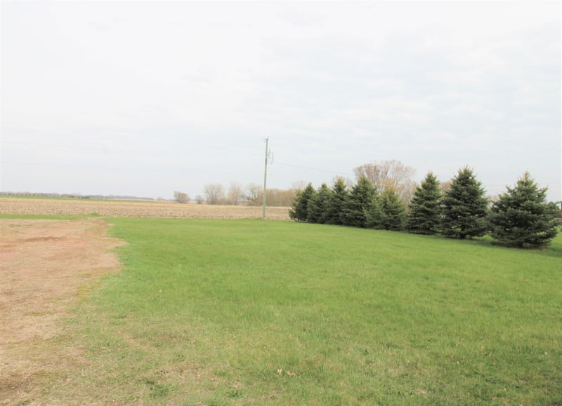 215 NE 5th St, Pennock, MN 56279
