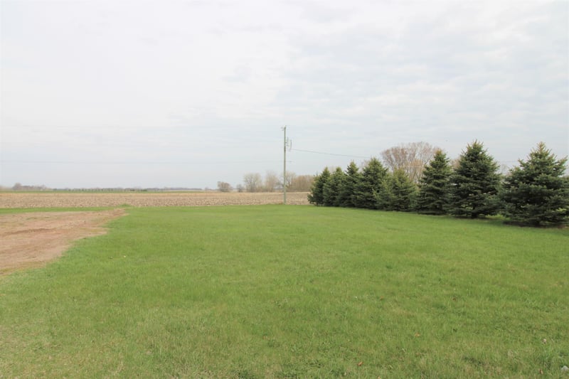 215 NE 5th St, Pennock, MN 56279