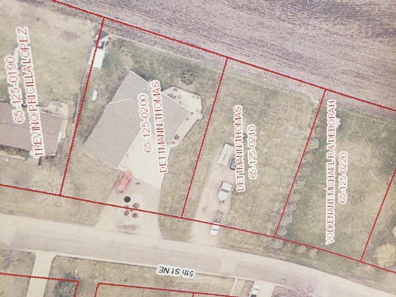 215 NE 5th St, Pennock, MN 56279