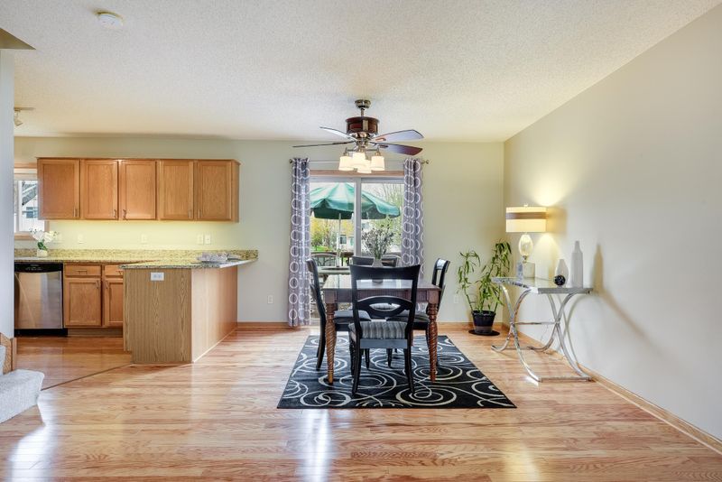 1624 Wexford Ln, Shakopee, MN 55379