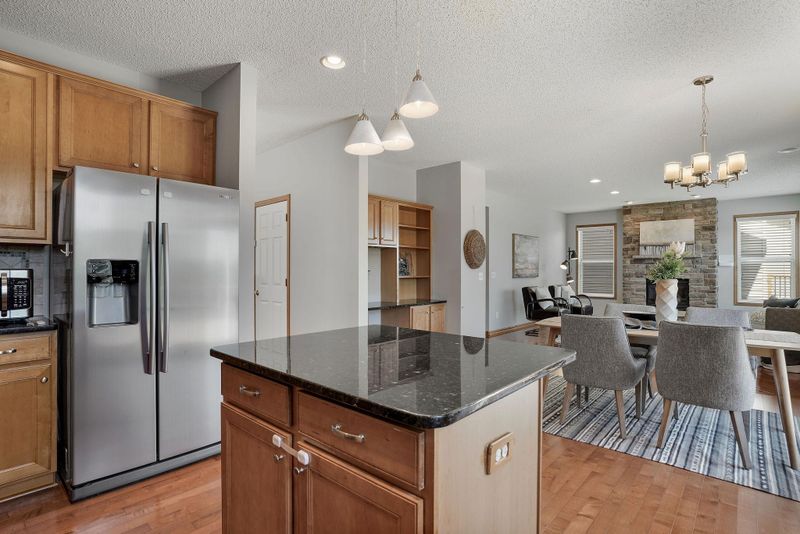 15339 Plumstone Dr, Eden Prairie, MN 55347