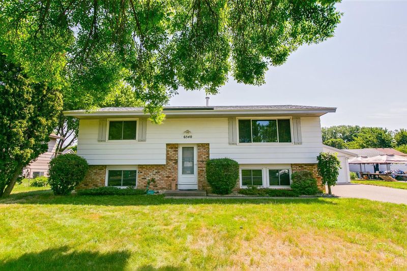 6540 Edgewood Ave N, Brooklyn Park, MN 55428