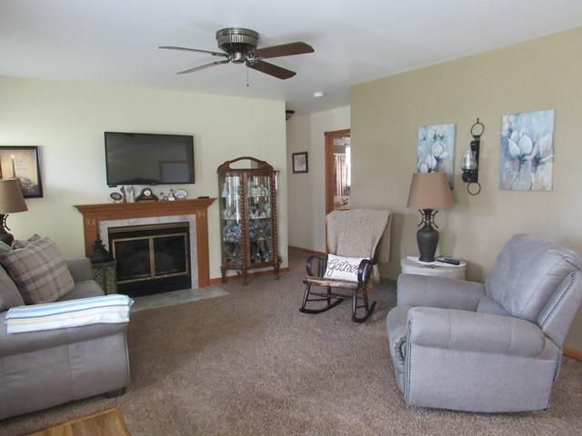 1528 Park Ave, Worthington, MN 56187