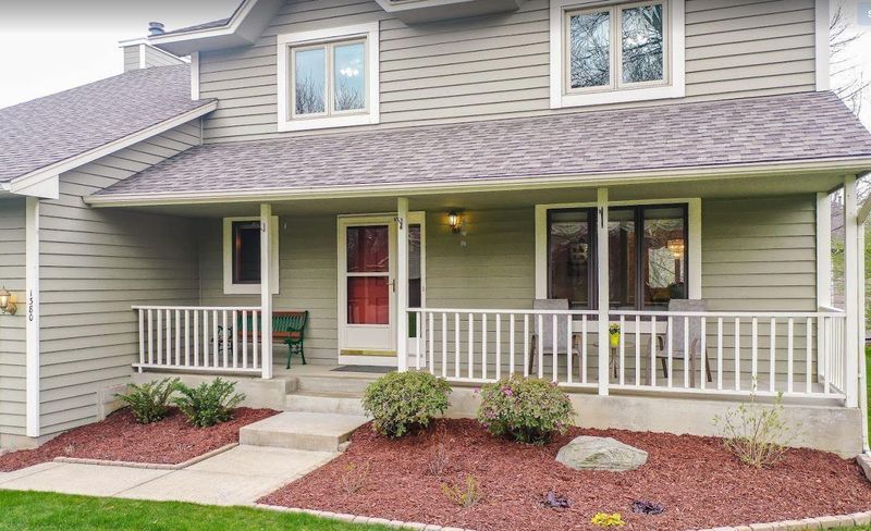 1380 Interlachen Dr, Eagan, MN 55123