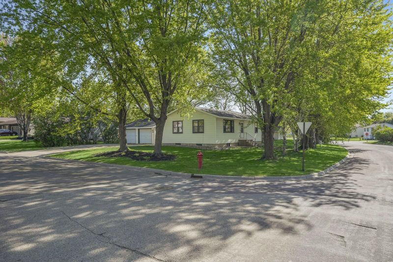 465 Cindy Ln, Owatonna, MN 55060