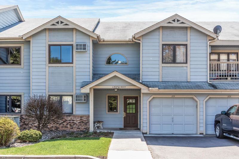 1570 Wheelock Ln #304, Saint Paul, MN 55117