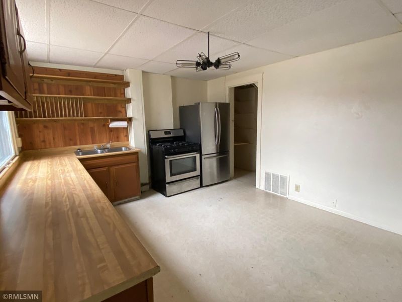 1443 89th Ave W, Duluth, MN 55808