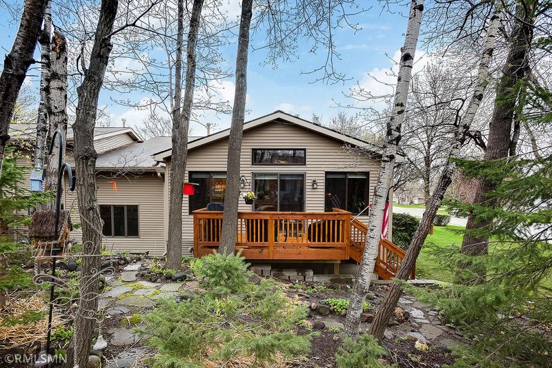 501 Sterling St S, Maplewood, MN 55119