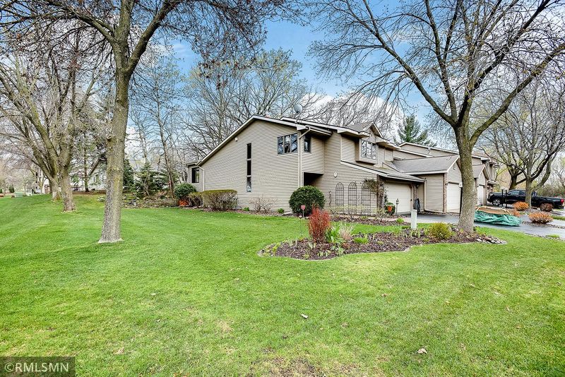 501 Sterling St S, Maplewood, MN 55119