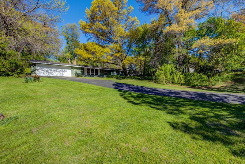 13508 Grand Ave, Burnsville, MN 55337