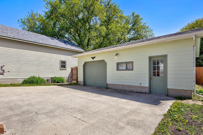 916 N Park St, Fairmont, MN 56031