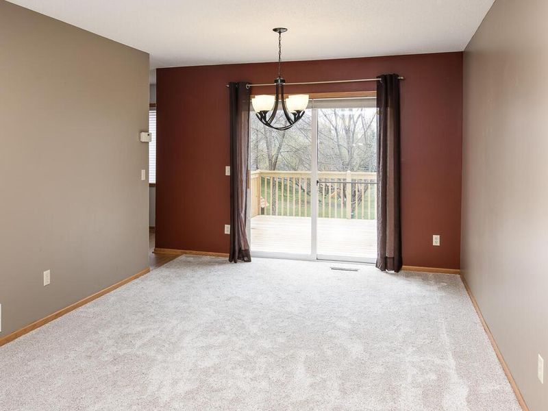 548 Eagle Ridge Rd, Woodbury, MN 55125