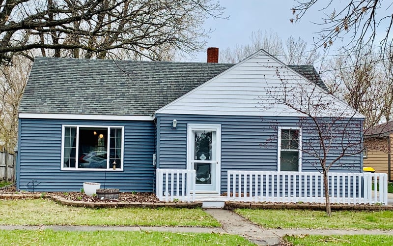 109 Dakota Ave NE, Pennock, MN 56279