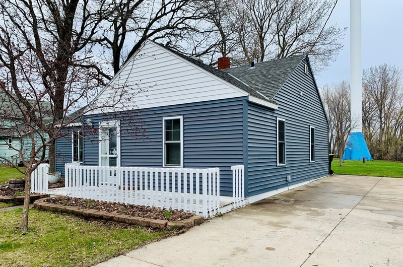 109 Dakota Ave NE, Pennock, MN 56279