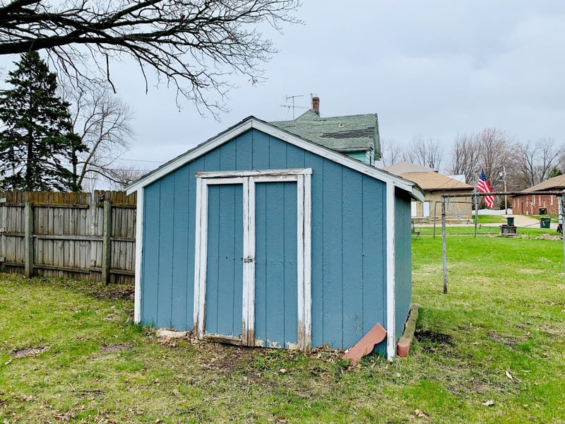 109 Dakota Ave NE, Pennock, MN 56279