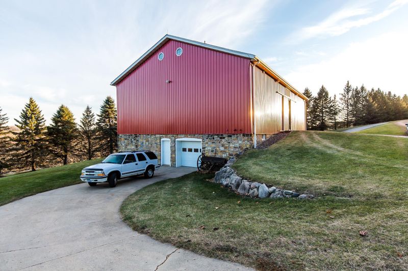 476 220th St W, Jordan, MN 55352