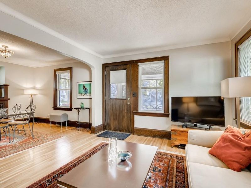 972 Cherokee Ave, West Saint Paul, MN 55118