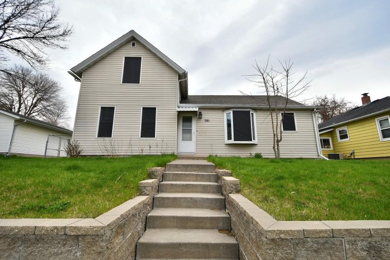 751 East Ave, Zumbrota, MN 55992