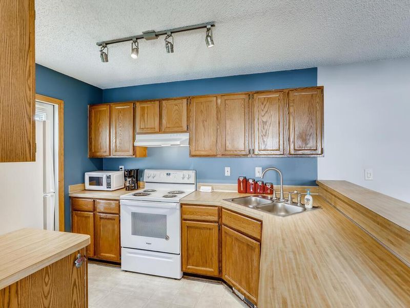2626 Brookdale Ln, Brooklyn Park, MN 55444