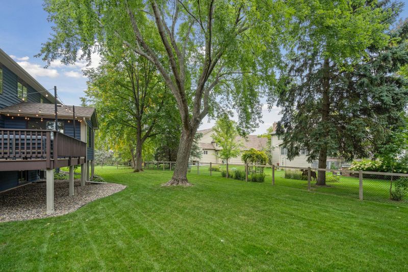 11384 Louisiana Cir, Bloomington, MN 55438