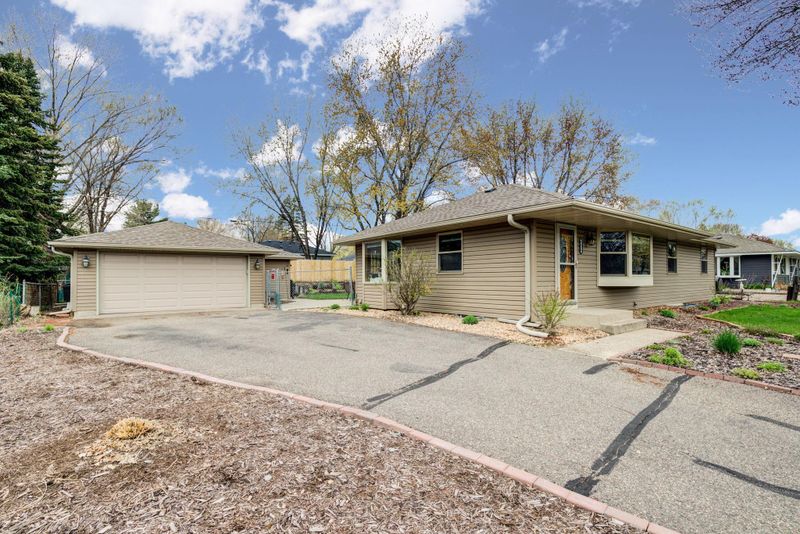 8436 Hale Ave S, Cottage Grove, MN 55016