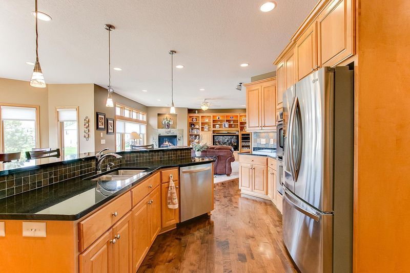 1661 Isabella Pw, Chaska, MN 55318