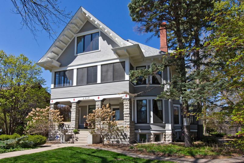 1317 Summit Ave, Saint Paul, MN 55105