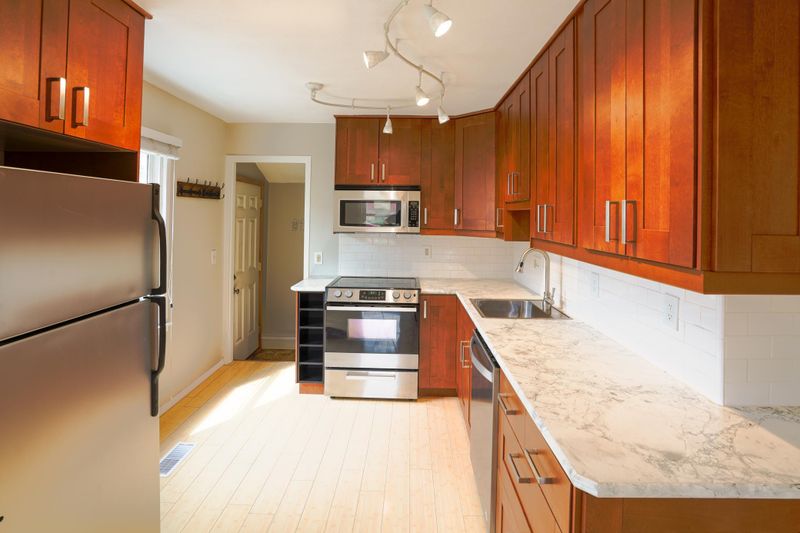 1352 Jersey Ave S, Saint Louis Park, MN 55426