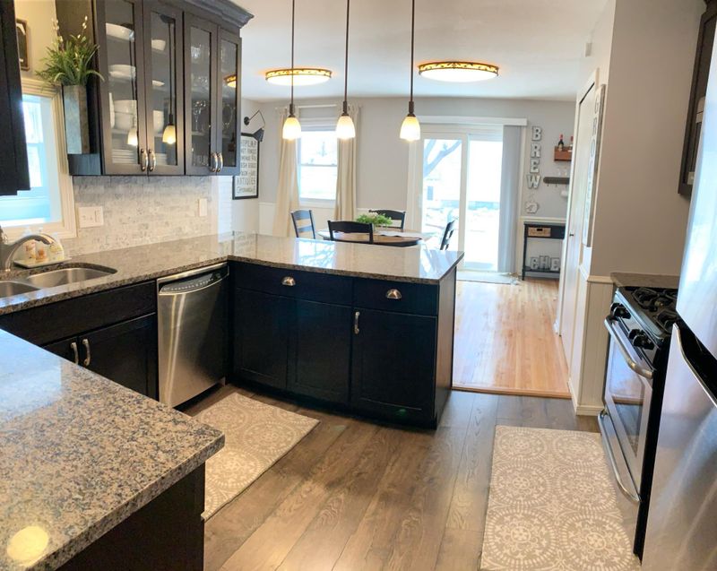 8325 Northwood Pw, New Hope, MN 55427