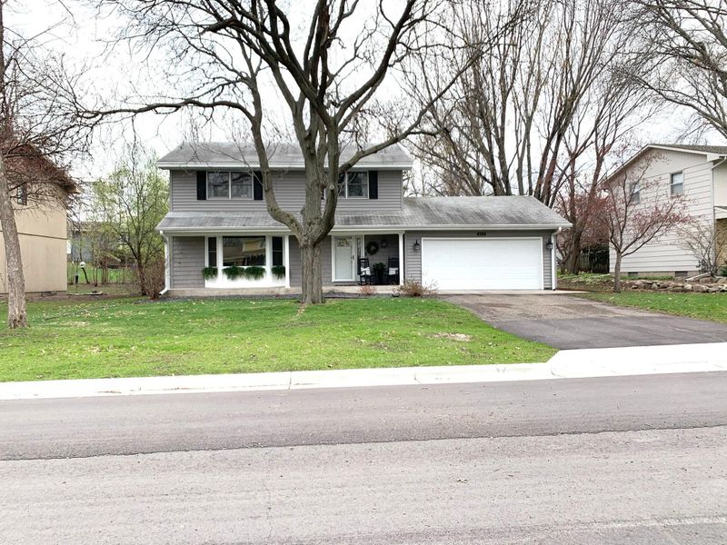 8325 Northwood Pw, New Hope, MN 55427