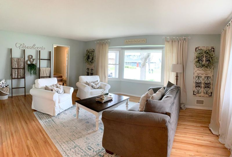 8325 Northwood Pw, New Hope, MN 55427