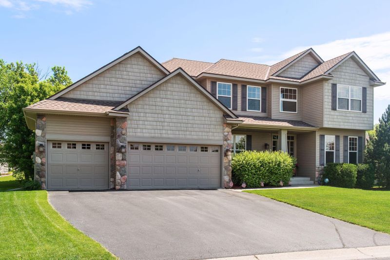 1665 Windy Ln, Waconia, MN 55387