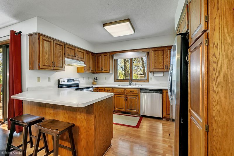 3758 Sterling Dr, Saint Cloud, MN 56301