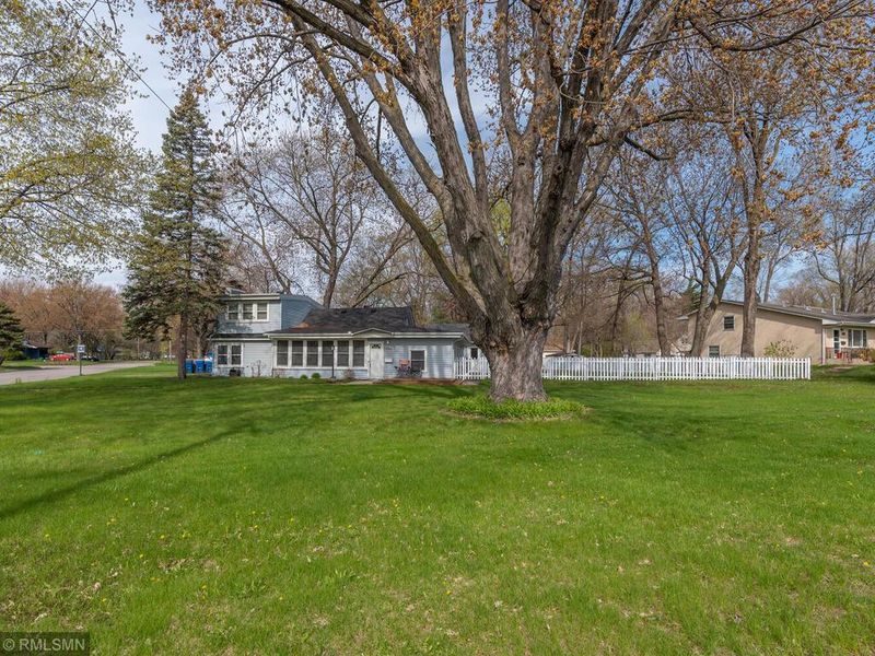 10848 France Ave S, Bloomington, MN 55431