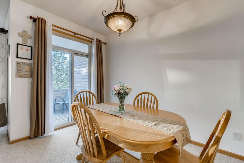 689 Kingfisher Ln #J, Woodbury, MN 55125