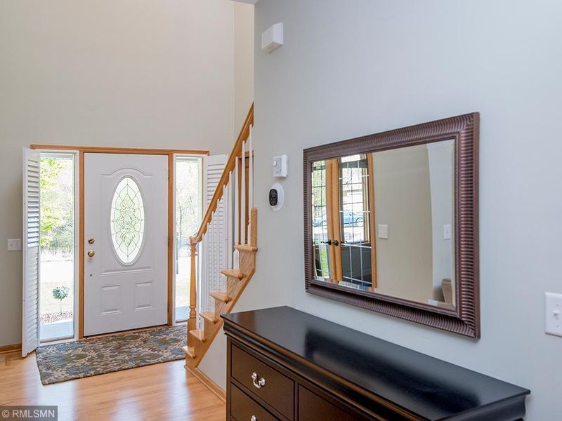 142 Concetta Way, Little Canada, MN 55117