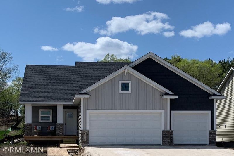 9136 Hamlet Ave S, Cottage Grove, MN 55016