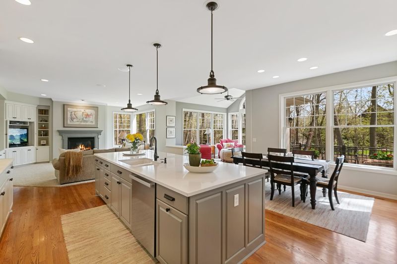 17587 Burl Oak Ct, Eden Prairie, MN 55347
