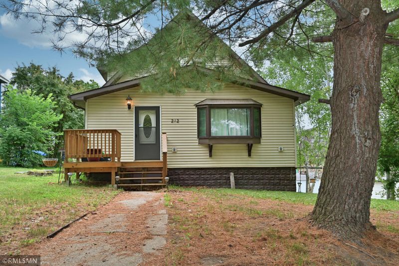 212 Olcott Ave, Coleraine, MN 55722
