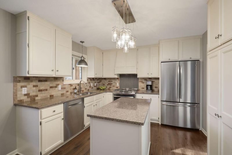 18925 Twilight Trl, Eden Prairie, MN 55346