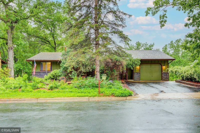 600 Suzanne Ave, Shoreview, MN 55126
