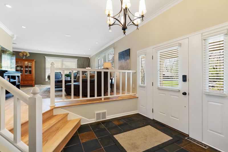 9225 Talus Cir, Eden Prairie, MN 55347
