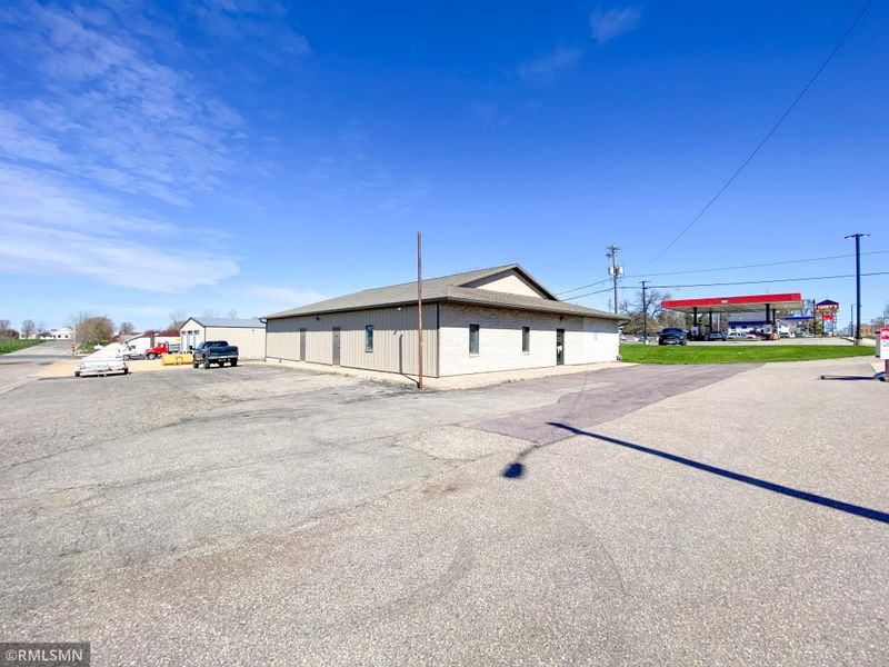 111 6th St, Gaylord, MN 55334