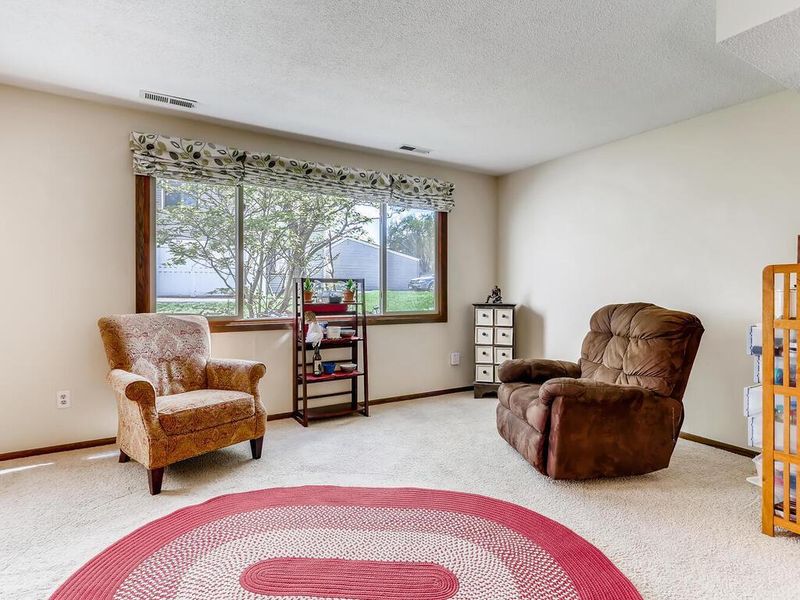5543 E Bavarian Ps, Fridley, MN 55432